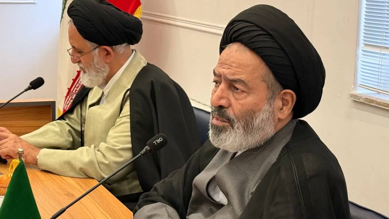 نماینده ولی‌فقیه در امور حج و زیارت در سفر به استان آذربایجان شرقی در دیدار با خادمان فرهنگی و روحانیون حج در تبریز